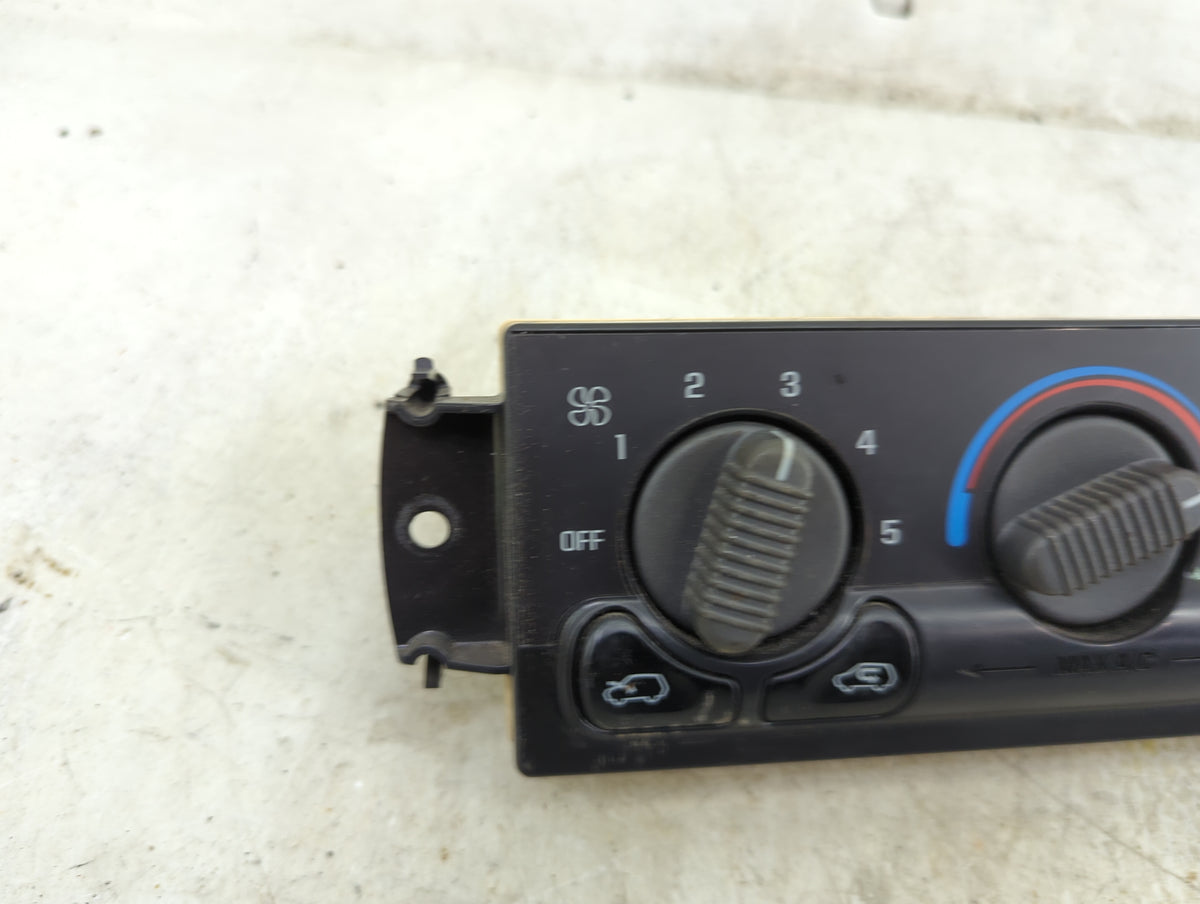 1999-2002 Gmc Sierra Climate Control Module Temperature AC/Heater Replacement P/N:15054698 Fits Fits 1999 2000 2001 2002 OEM