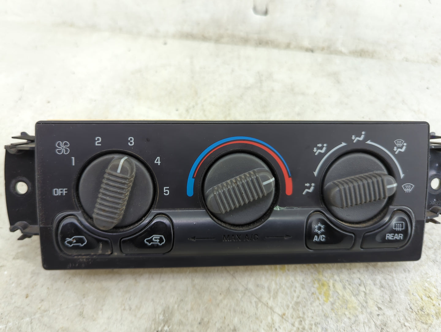 1999-2002 Gmc Sierra Climate Control Module Temperature AC/Heater Replacement P/N:15054698 Fits Fits 1999 2000 2001 2002 OEM