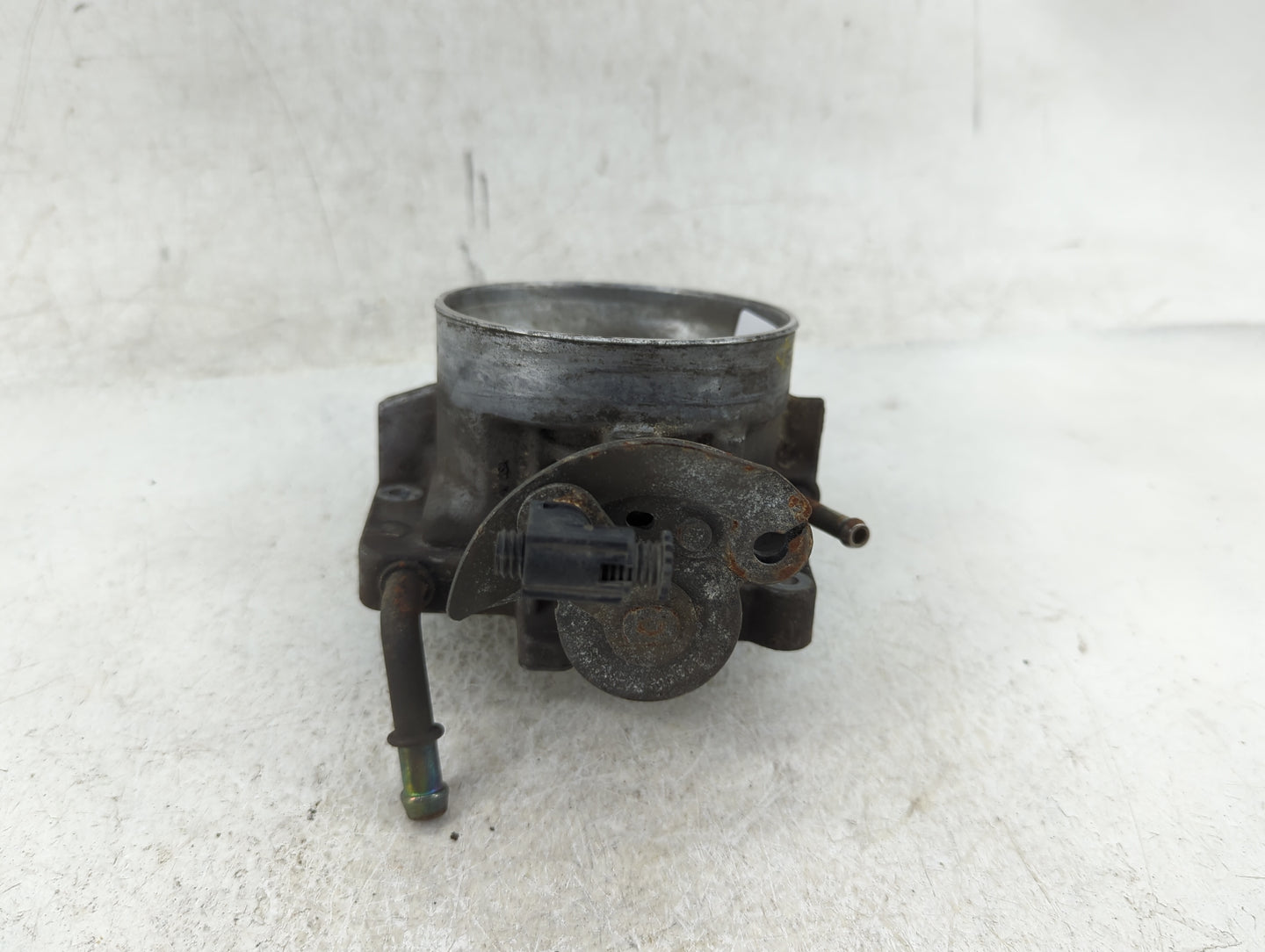 2002-2007 Gmc Sierra 1500 Throttle Body Fits Fits 2001 2002 2003 2004 2005 2006 2007 OEM Used Auto Parts - Oemusedautoparts1