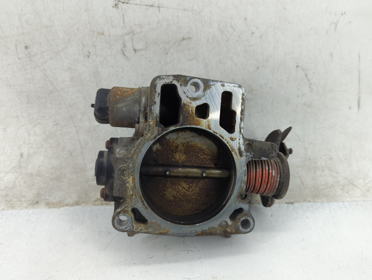 2002-2007 Gmc Sierra 1500 Throttle Body P/N:88984260 Fits Fits 2001 2002 2003 2004 2005 2006 2007 OEM Used Auto Parts - Oemu