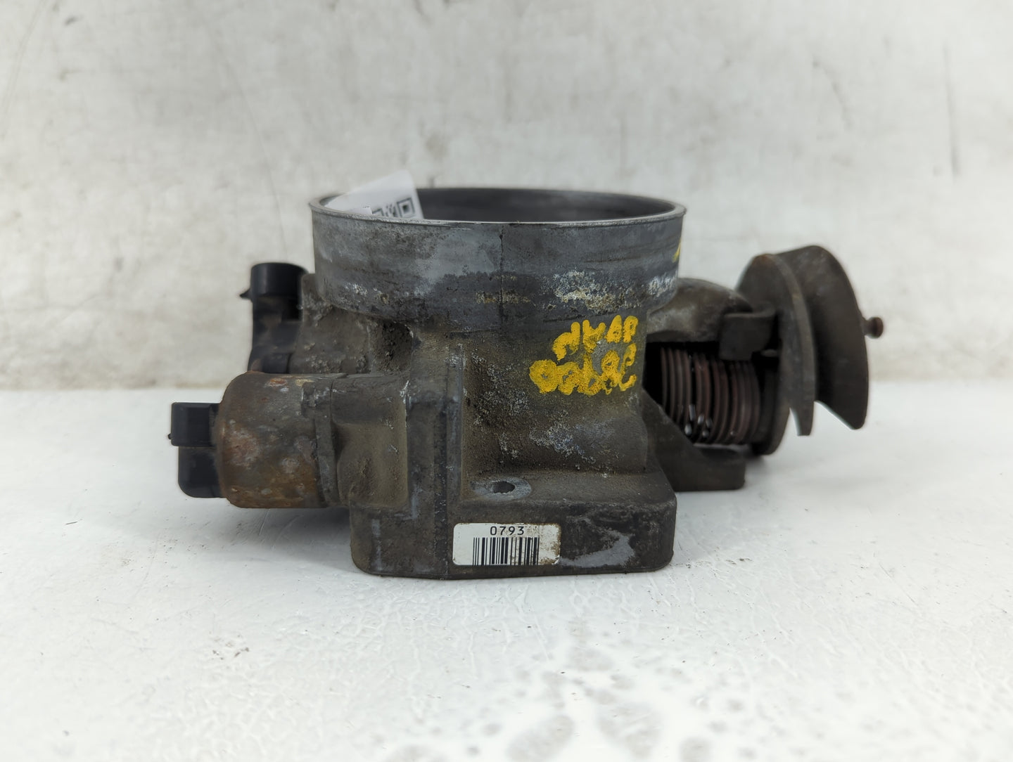 2002-2007 Gmc Sierra 1500 Throttle Body P/N:88984260 Fits Fits 2001 2002 2003 2004 2005 2006 2007 OEM Used Auto Parts - Oemu