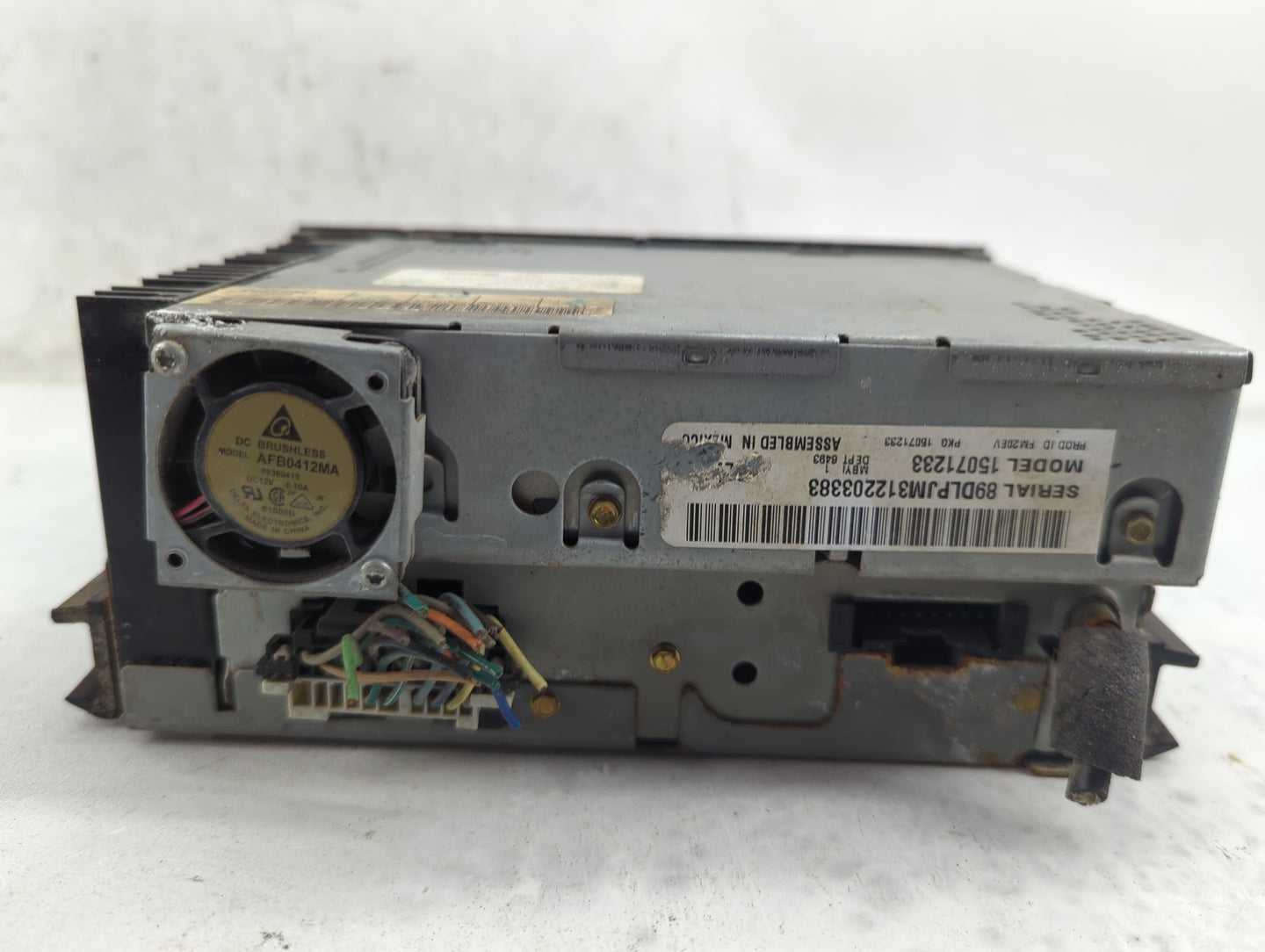 1999-2002 Gmc Sierra 1500 Radio AM FM Cd Player Receiver Replacement P/N:15071233 Fits OEM Used Auto Parts - Oemusedautopart