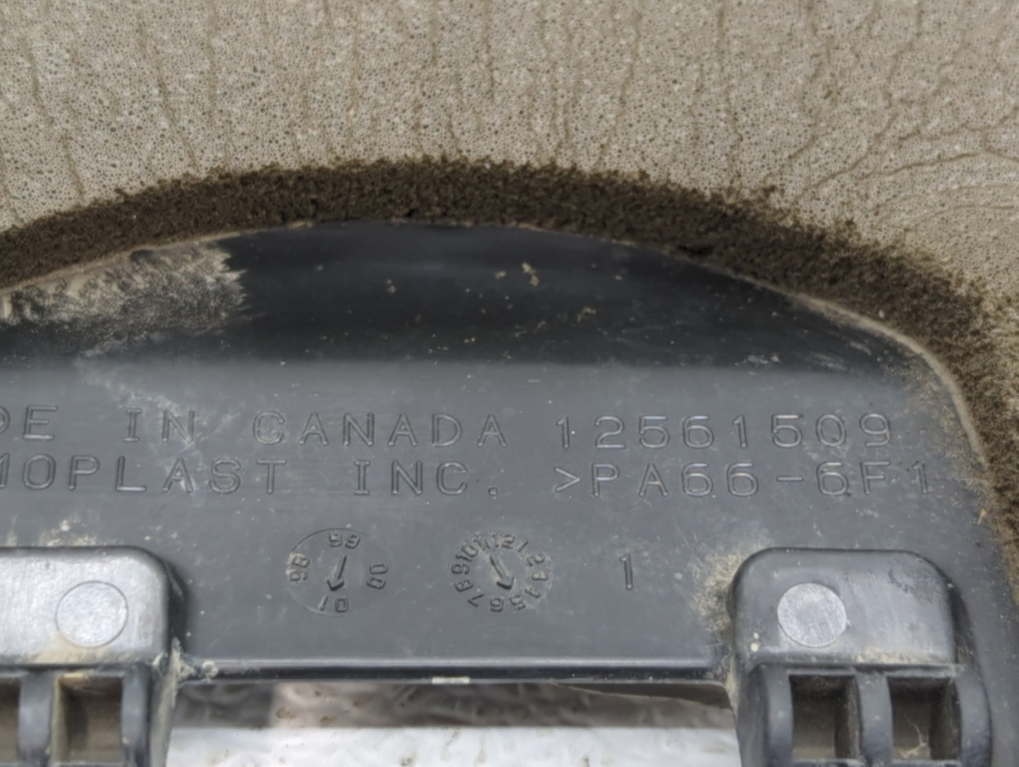 2002 Gmc Sierra 1500 Engine Cover - Oemusedautoparts1.com