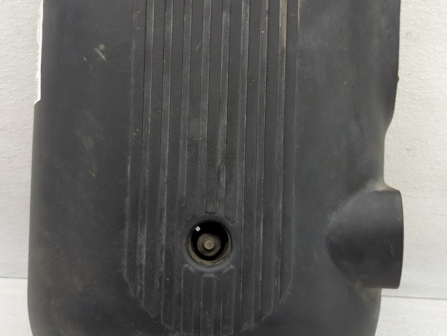 2002 Gmc Sierra 2500 Engine Cover - Oemusedautoparts1.com