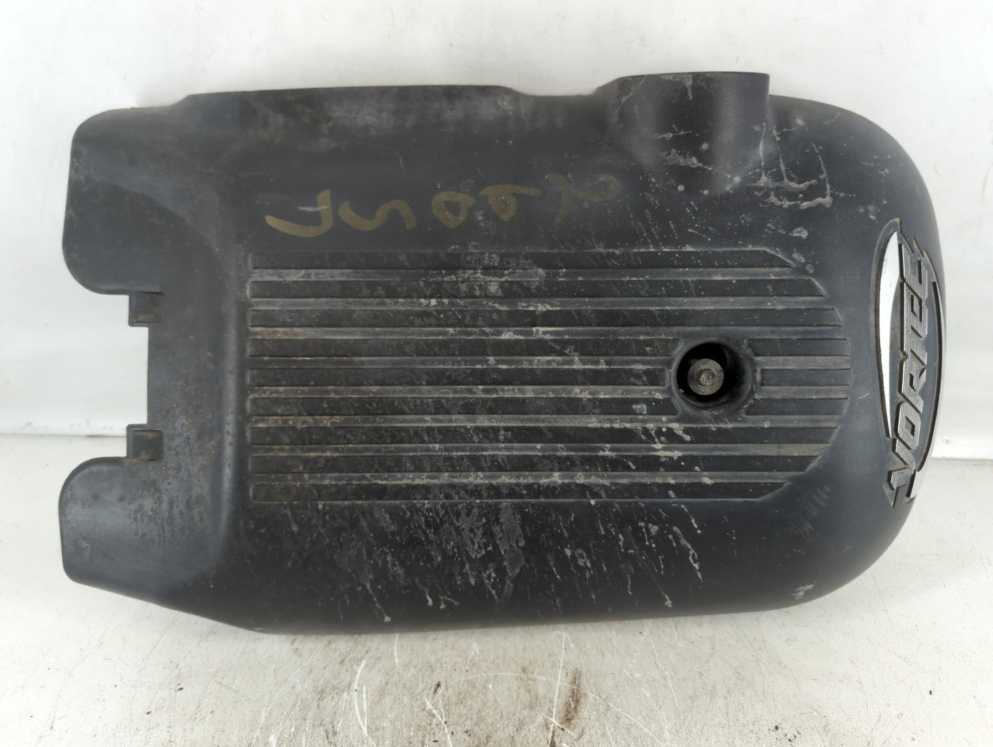 2002 Gmc Sierra 2500 Engine Cover - Oemusedautoparts1.com