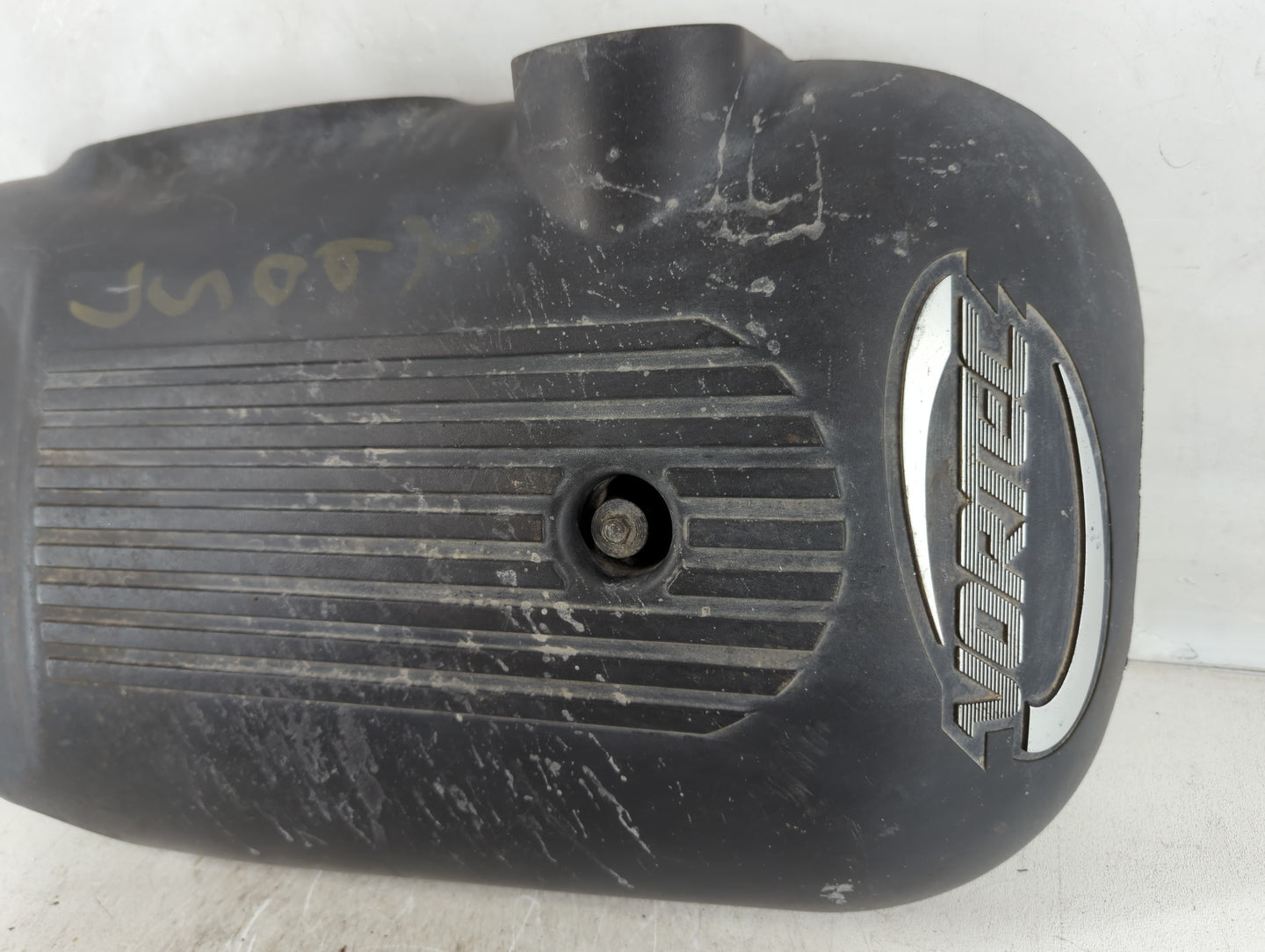 2002 Gmc Sierra 2500 Engine Cover - Oemusedautoparts1.com
