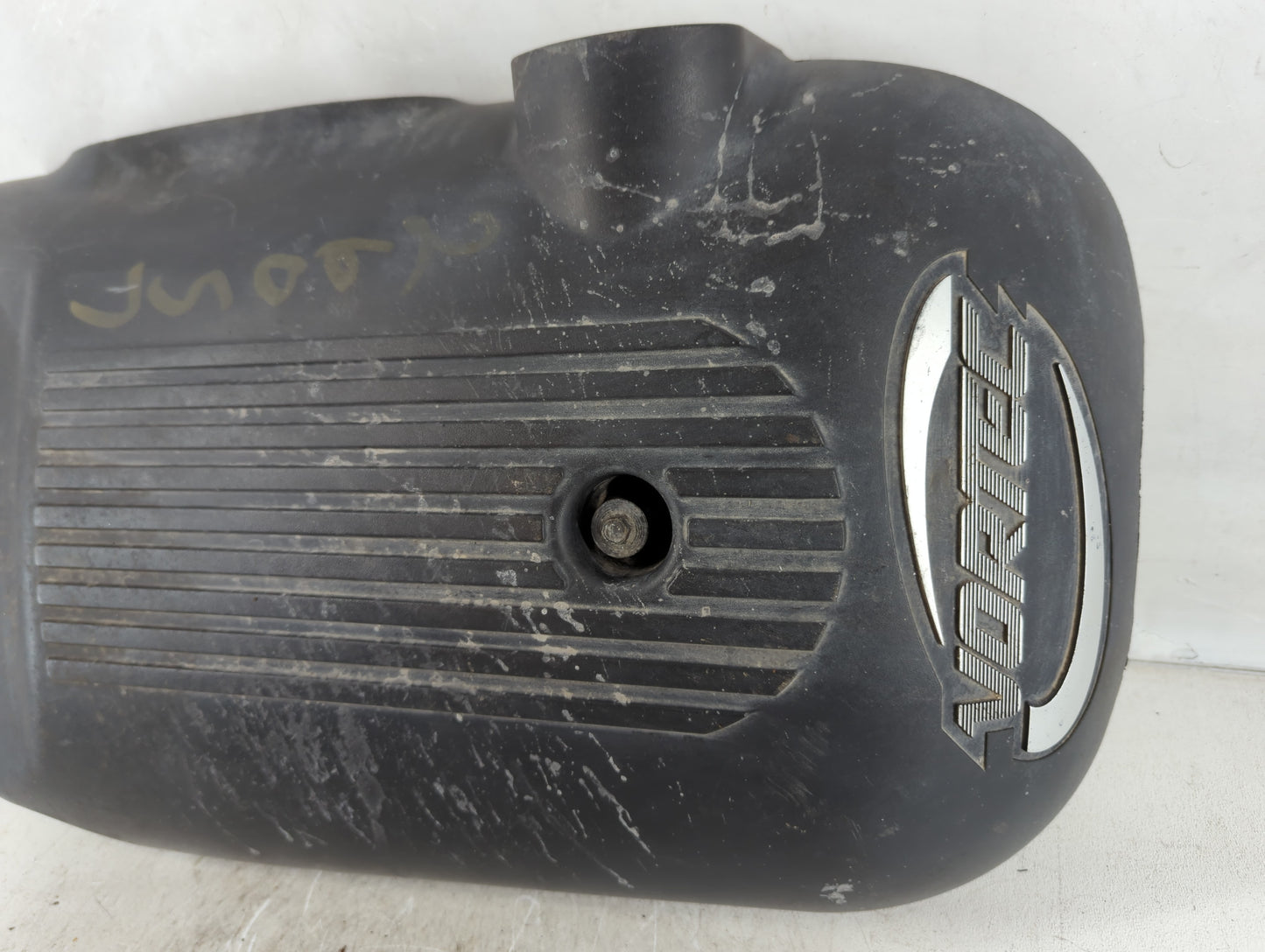 2002 Gmc Sierra 2500 Engine Cover - Oemusedautoparts1.com