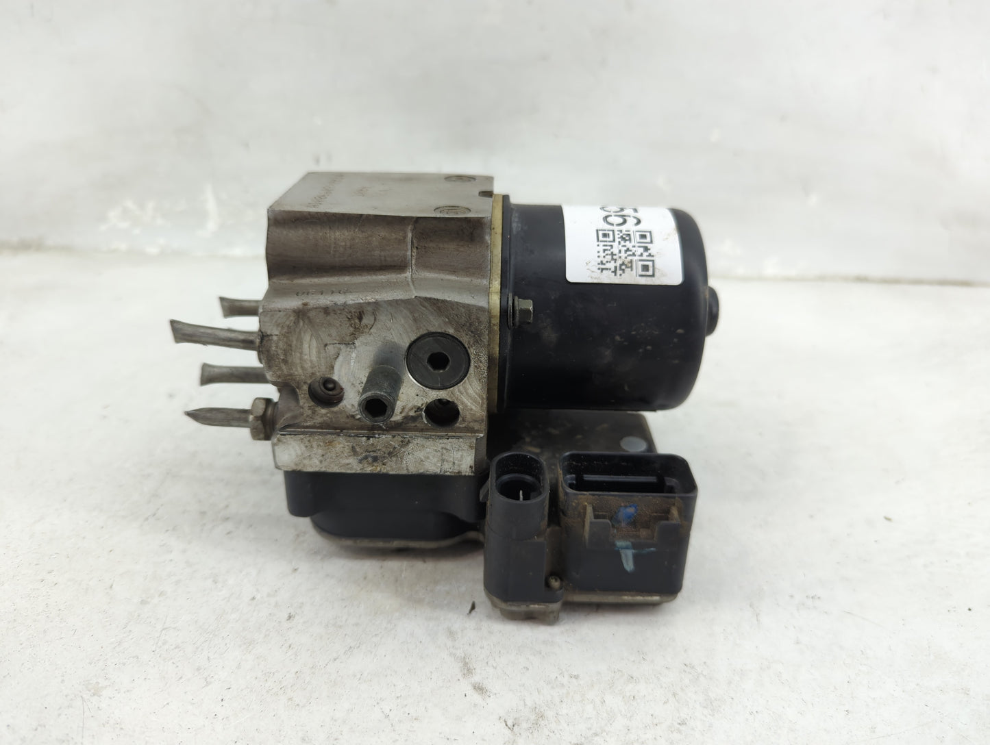 2000-2002 Gmc Yukon ABS Pump Control Module Replacement P/N:13451111 Fits Fits 2000 2001 2002 OEM Used Auto Parts - Oemuseda