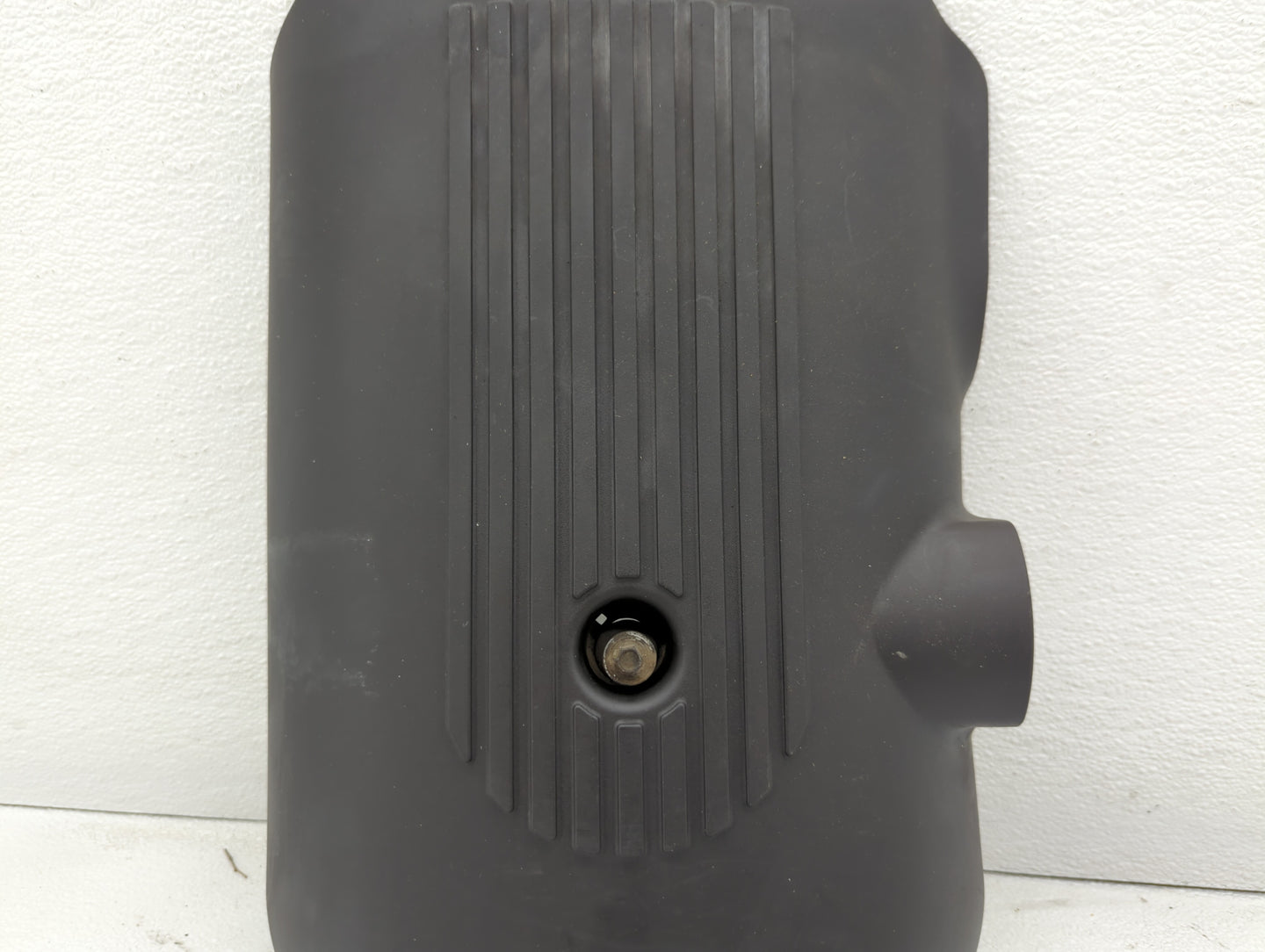2002 Gmc Yukon Engine Cover - Oemusedautoparts1.com