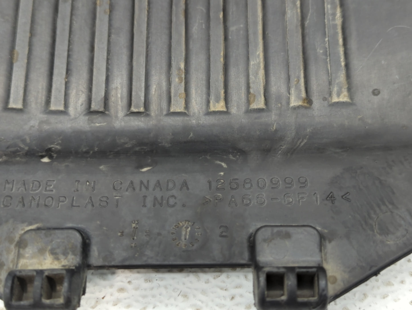2002 Gmc Yukon Engine Cover - Oemusedautoparts1.com