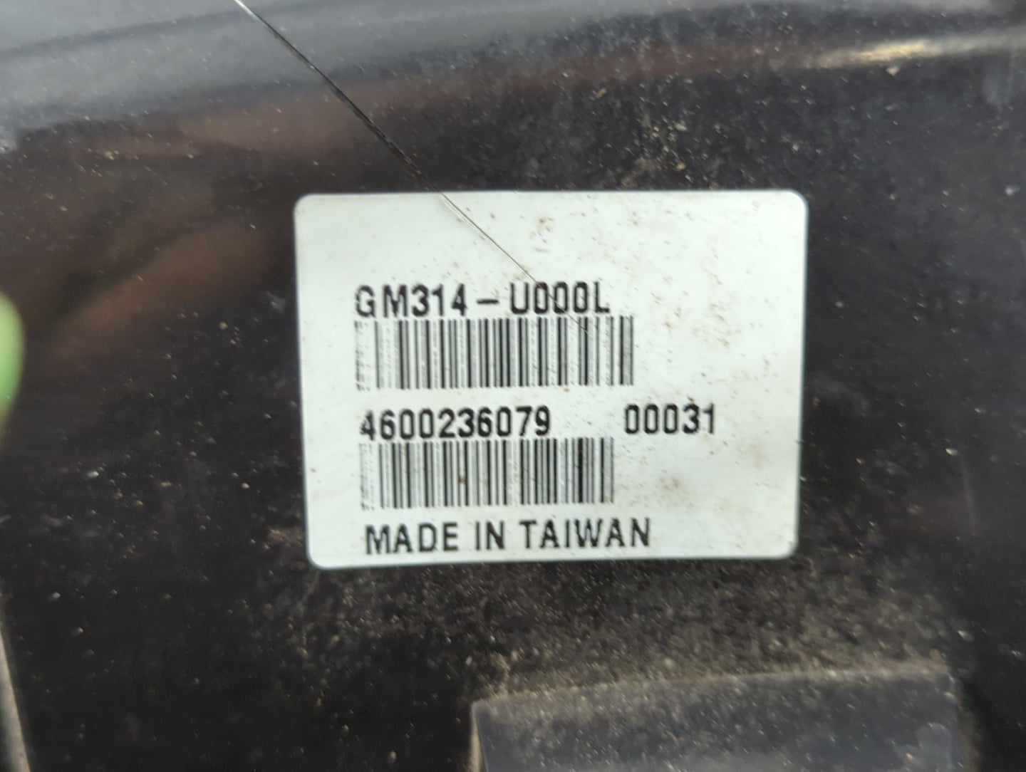 2000-2003 Gmc Yukon Tail Light Assembly Driver Left OEM P/N:GM314 -U000L 16525375 Fits Fits 2000 2001 2002 2003 OEM Used Aut