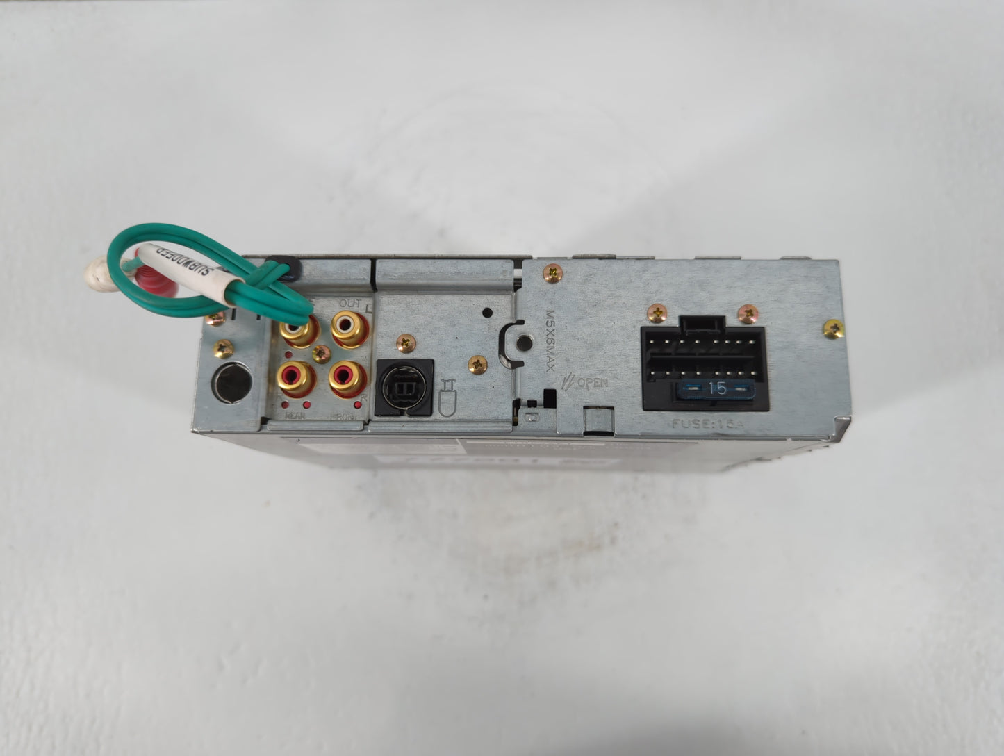 2001-2002 Gmc Yukon Radio AM FM Cd Player Receiver Replacement P/N:127X3013 KD-LH1000 Fits Fits 2001 2002 OEM Used Auto Part