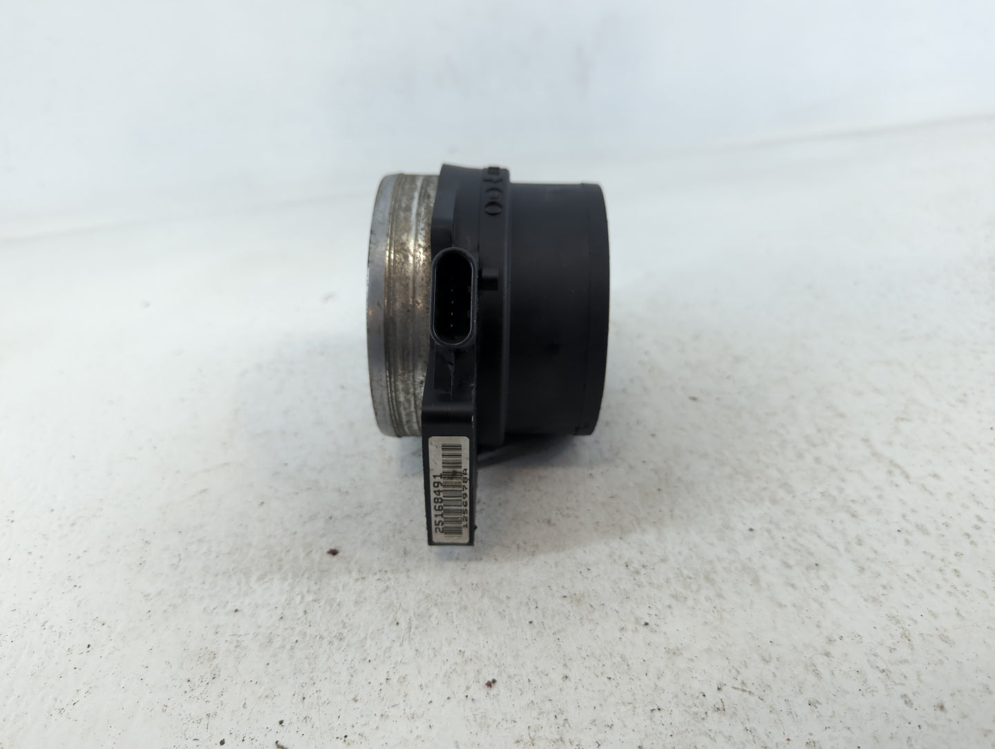 2000-2006 Gmc Yukon Xl 1500 Mass Air Flow Meter Maf - Oemusedautoparts1.com