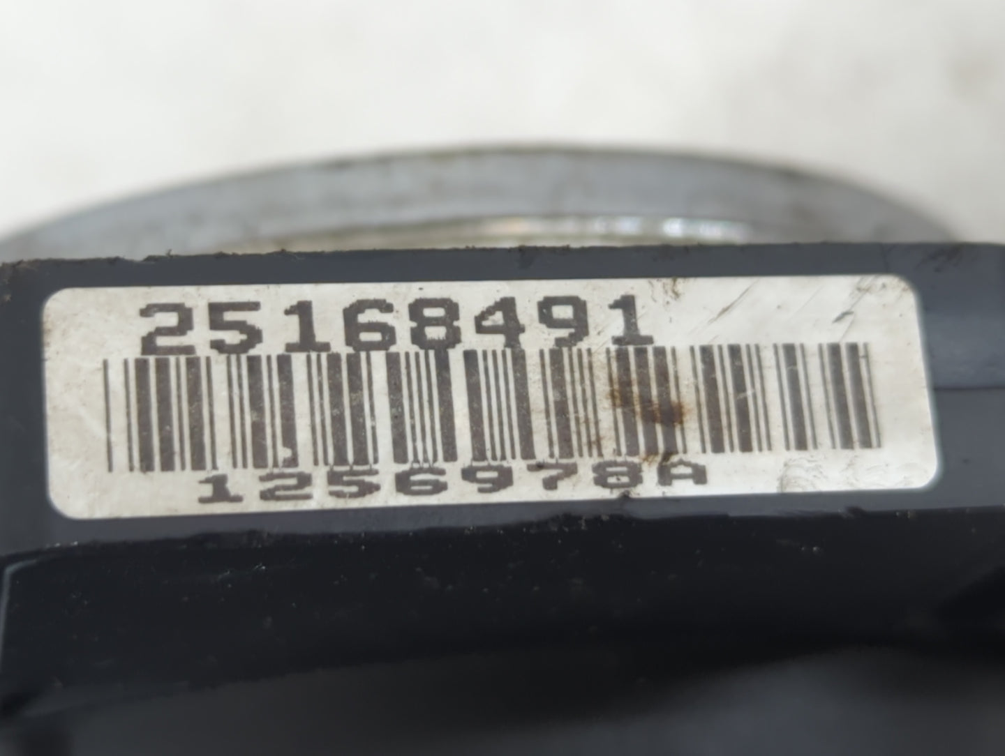 2000-2006 Gmc Yukon Xl 1500 Mass Air Flow Meter Maf - Oemusedautoparts1.com