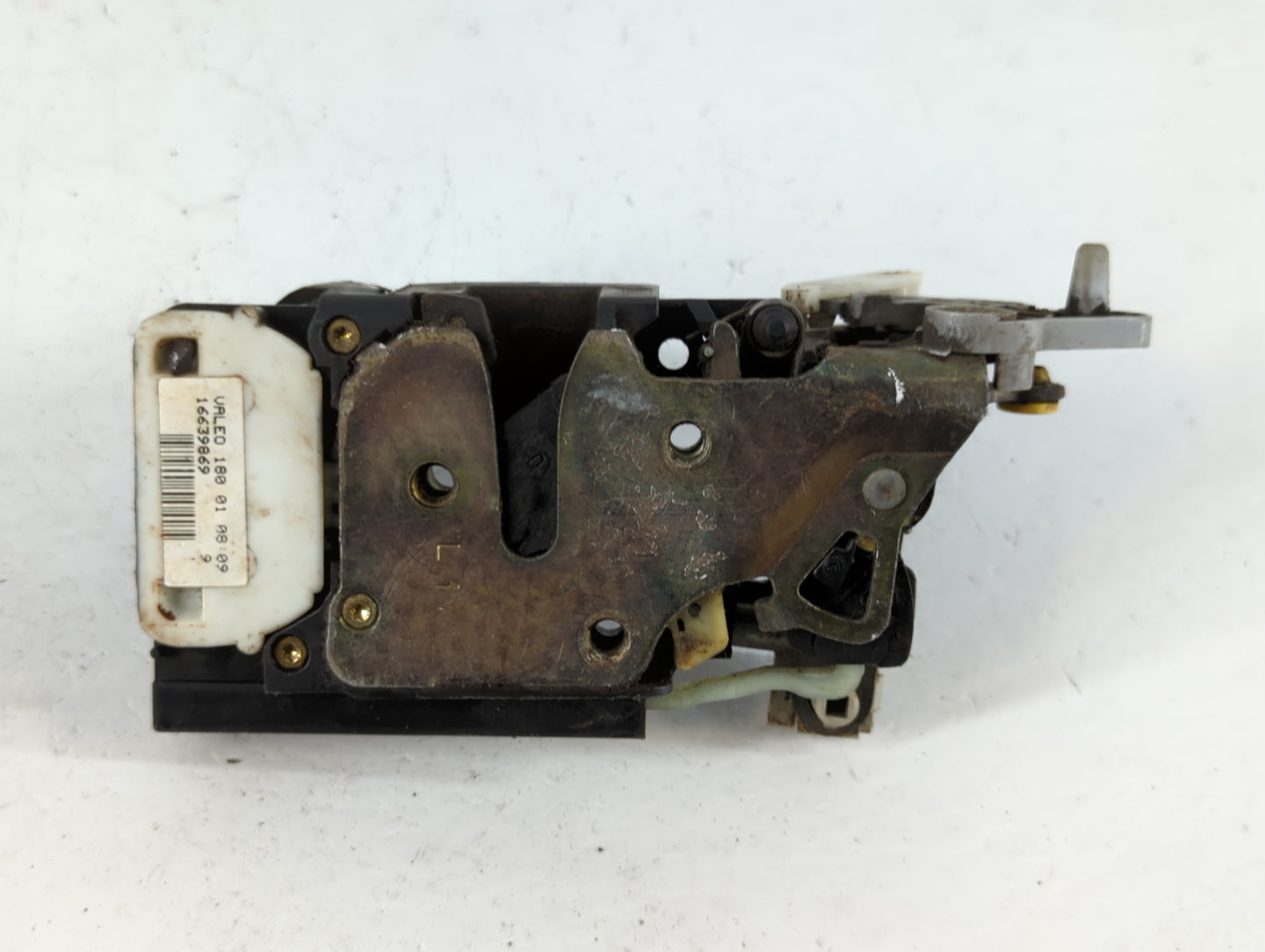 2002 Gmc Yukon Xl 1500 Hood Latch Assembly - Oemusedautoparts1.com