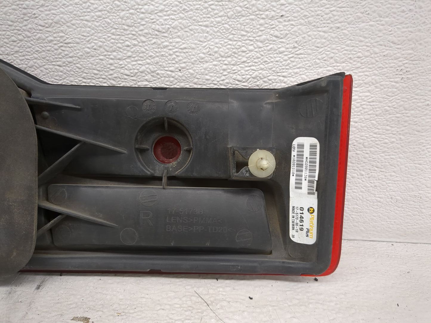 2001-2002 Honda Accord Tail Light Assembly Passenger Right OEM Fits Fits 2001 2002 OEM Used Auto Parts - Oemusedautoparts1.c