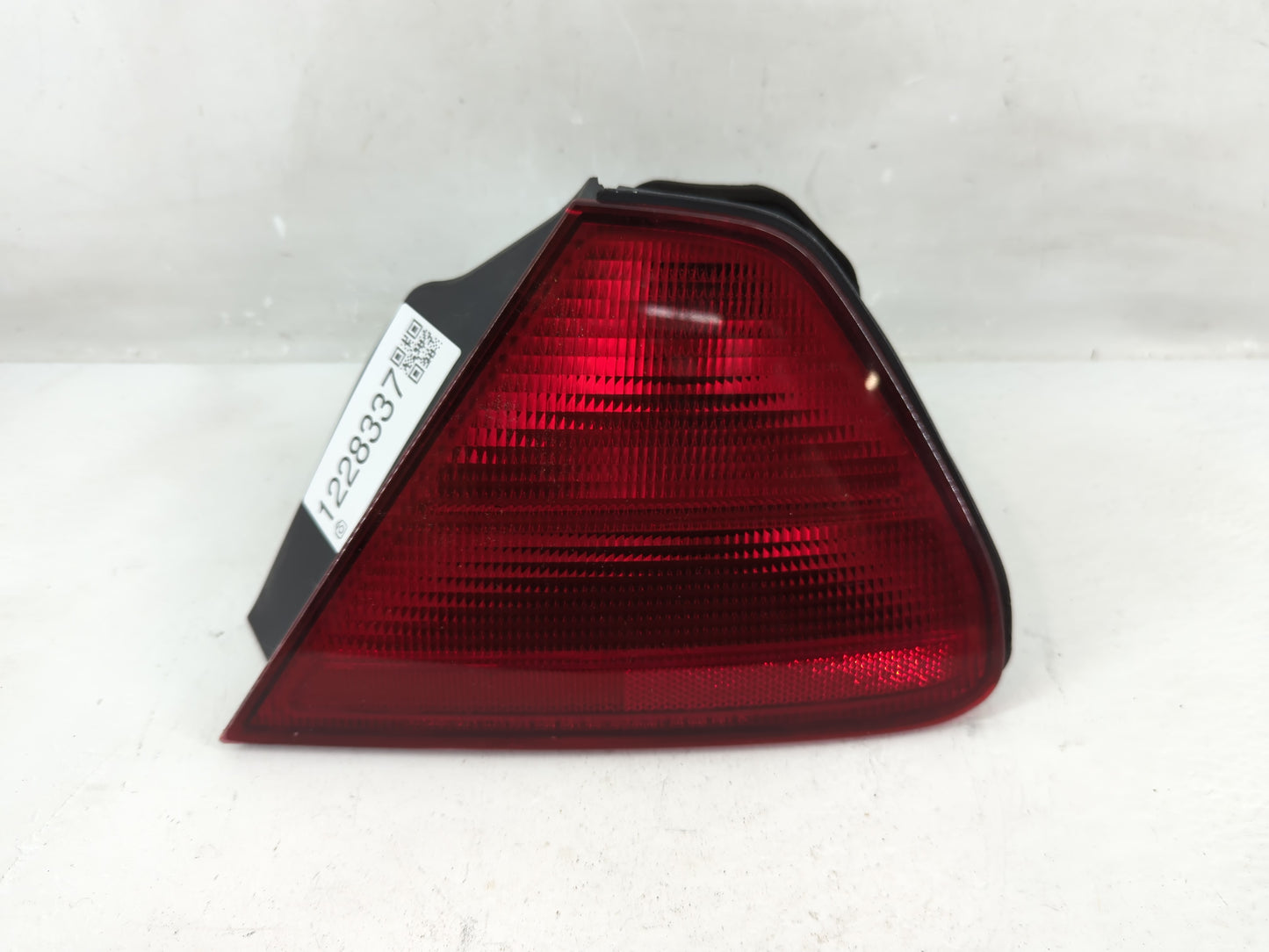 1998-2002 Honda Accord Tail Light Assembly Passenger Right OEM P/N:2VA 938 864 Fits Fits 1998 1999 2000 2001 2002 OEM Used A