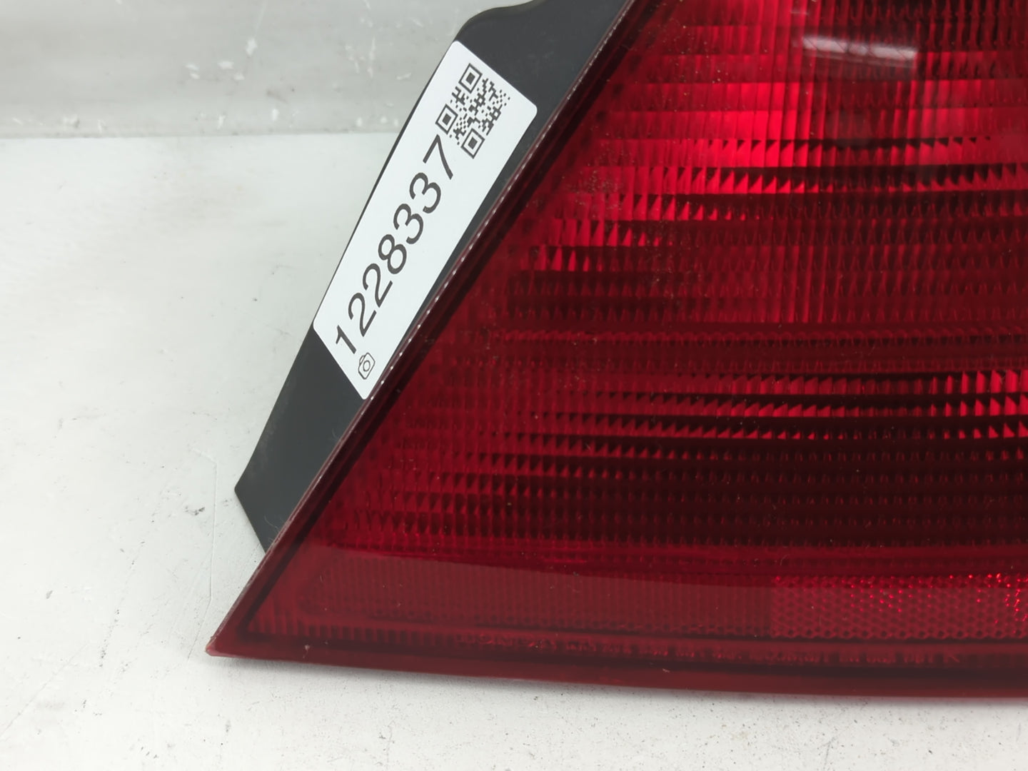 1998-2002 Honda Accord Tail Light Assembly Passenger Right OEM P/N:2VA 938 864 Fits Fits 1998 1999 2000 2001 2002 OEM Used A