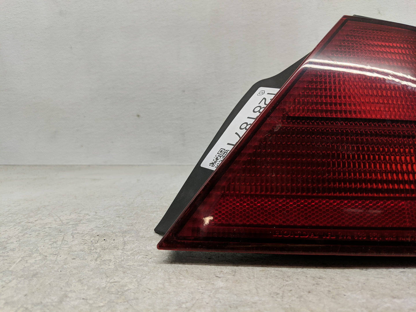 2002 Honda Accord Tail Light Assembly Passenger Right OEM P/N:2VA 938 864 Fits OEM Used Auto Parts - Oemusedautoparts1.com