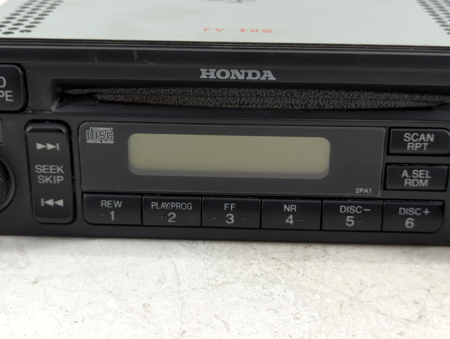 2001-2002 Honda Accord Radio AM FM Cd Player Receiver Replacement P/N:39100-S84-A410-M1 Fits Fits 2001 2002 OEM Used Auto Pa