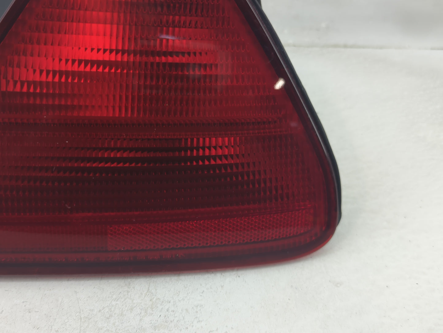 2002 Honda Accord Tail Light Assembly Passenger Right OEM P/N:2VA 938 864 Fits OEM Used Auto Parts - Oemusedautoparts1.com