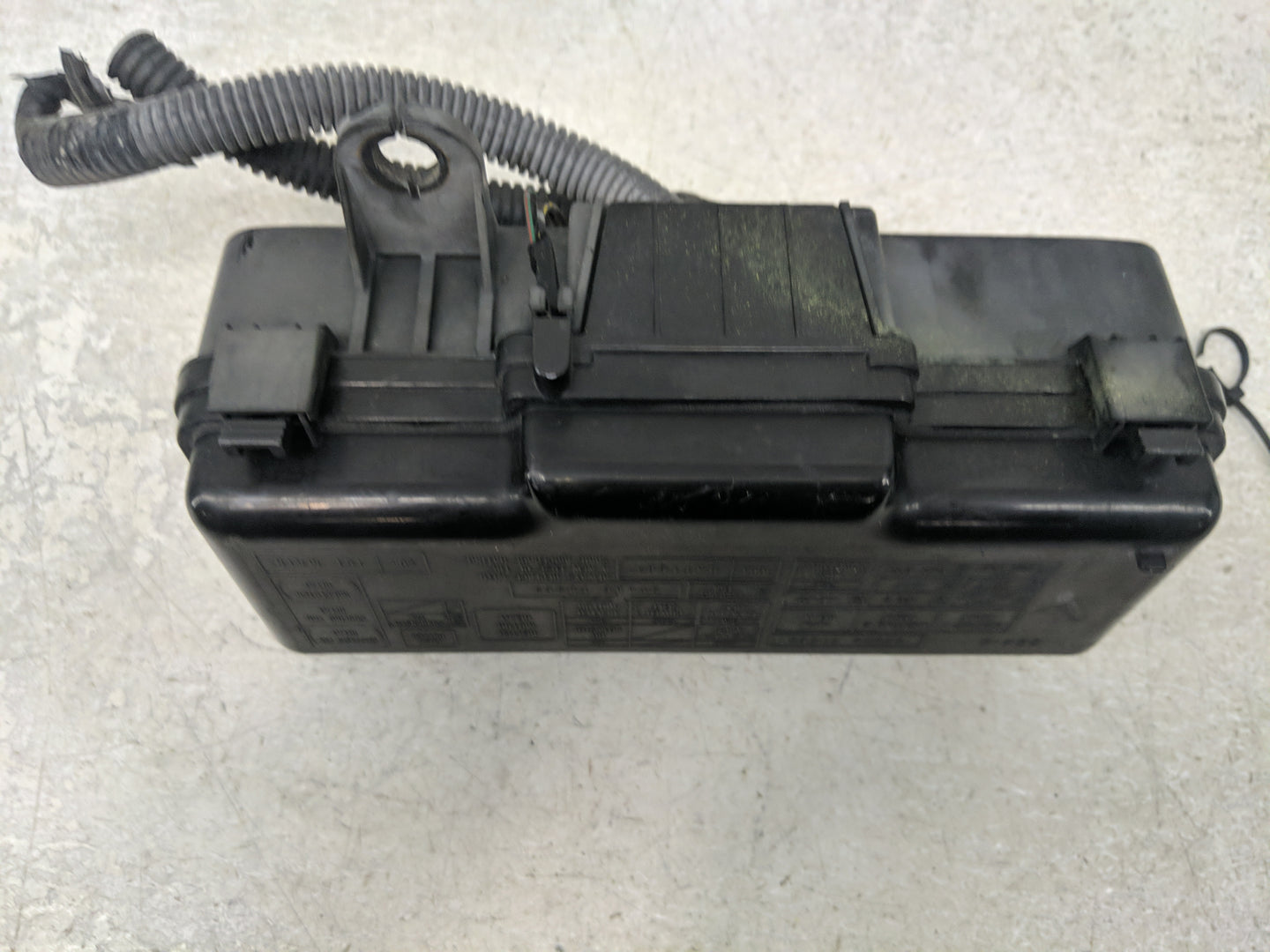 2000-2002 Honda Accord Fusebox Fuse Box Panel Relay Module P/N:617 2K8-B1 Fits Fits 2000 2001 2002 OEM Used Auto Parts - Oem
