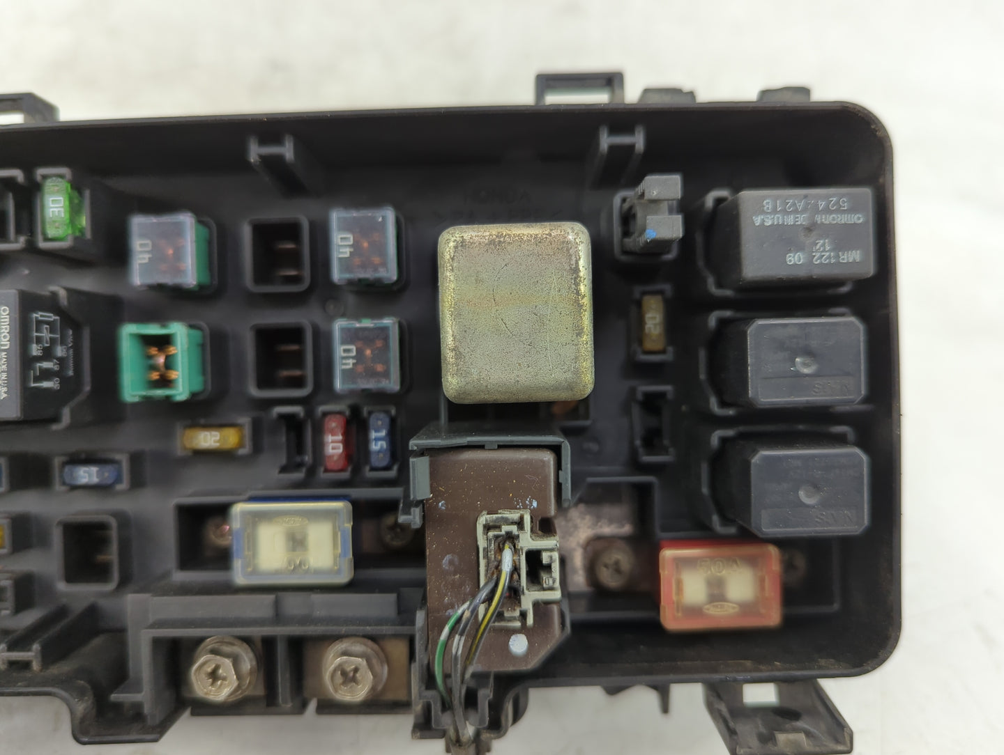 2000-2002 Honda Accord Fusebox Fuse Box Panel Relay Module P/N:S84-A2 Fits Fits 2000 2001 2002 OEM Used Auto Parts - Oemused