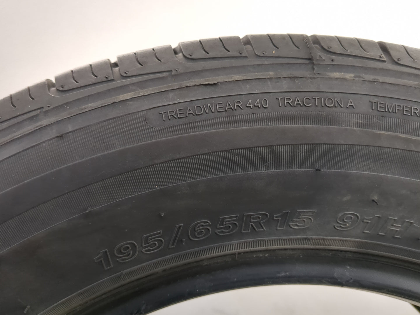 Used Tire 195/65R15 IRONMAN 195/65R15 91H - Tread Depth 9/32 - Oemusedautoparts1.com