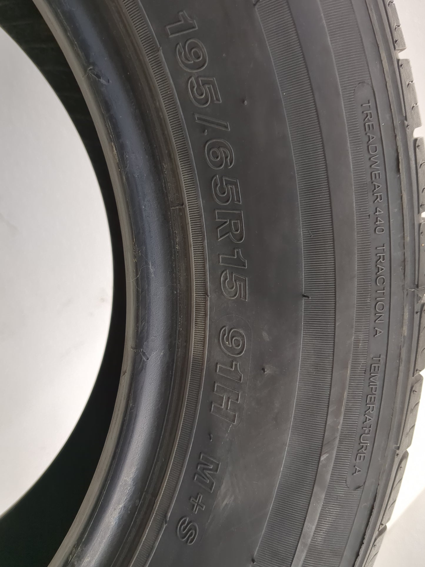 Used Tire 195/65R15 IRONMAN 195/65R15 91H - Tread Depth 9/32 - Oemusedautoparts1.com