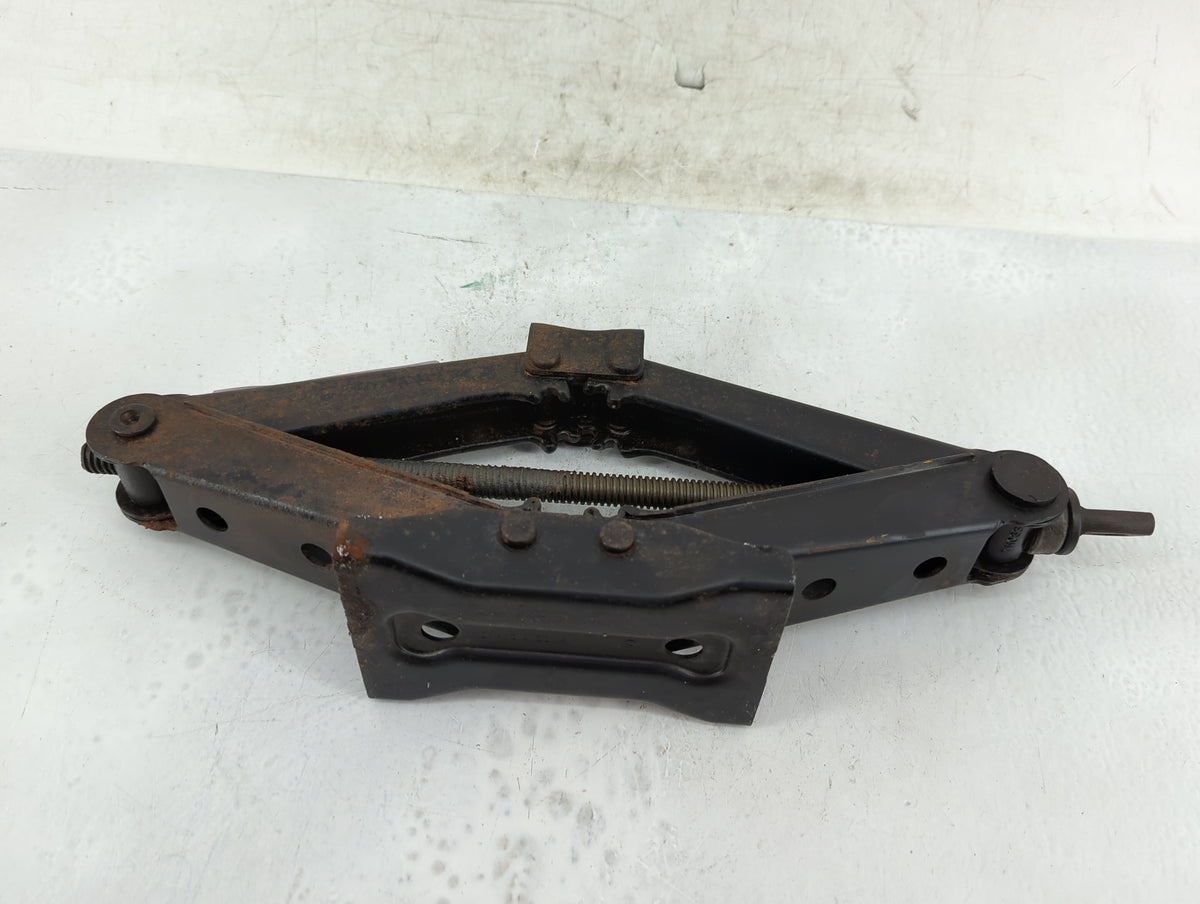 2002 Honda Accord Spare Scissor Car Jack 1415788 - Oemusedautoparts1.com