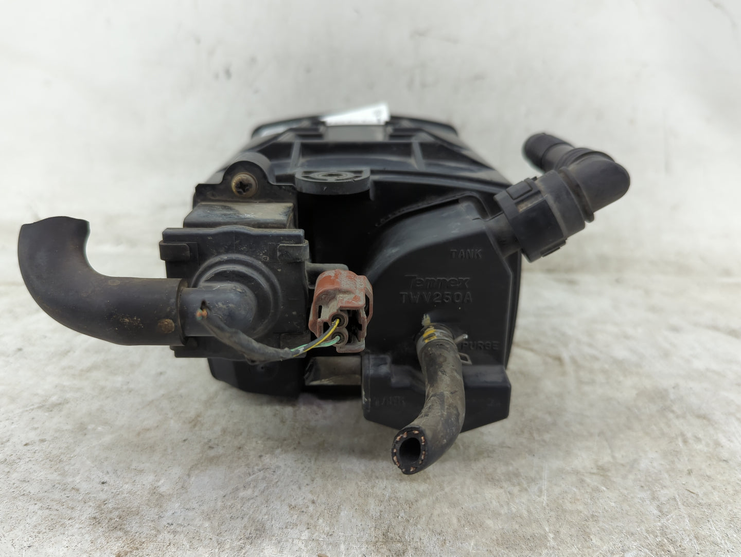 2002 Honda Accord Fuel Vapor Charcoal Canister - Oemusedautoparts1.com