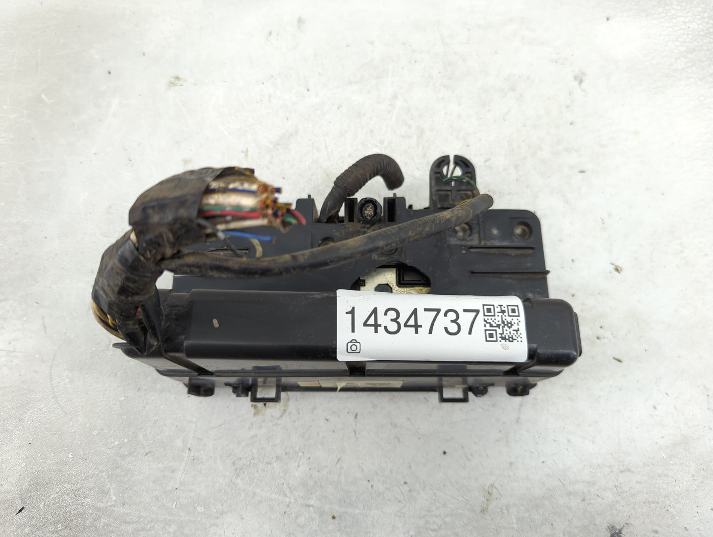 2000-2002 Honda Accord Fusebox Fuse Box Panel Relay Module P/N:S84-A2 Fits Fits 2000 2001 2002 OEM Used Auto Parts - Oemused