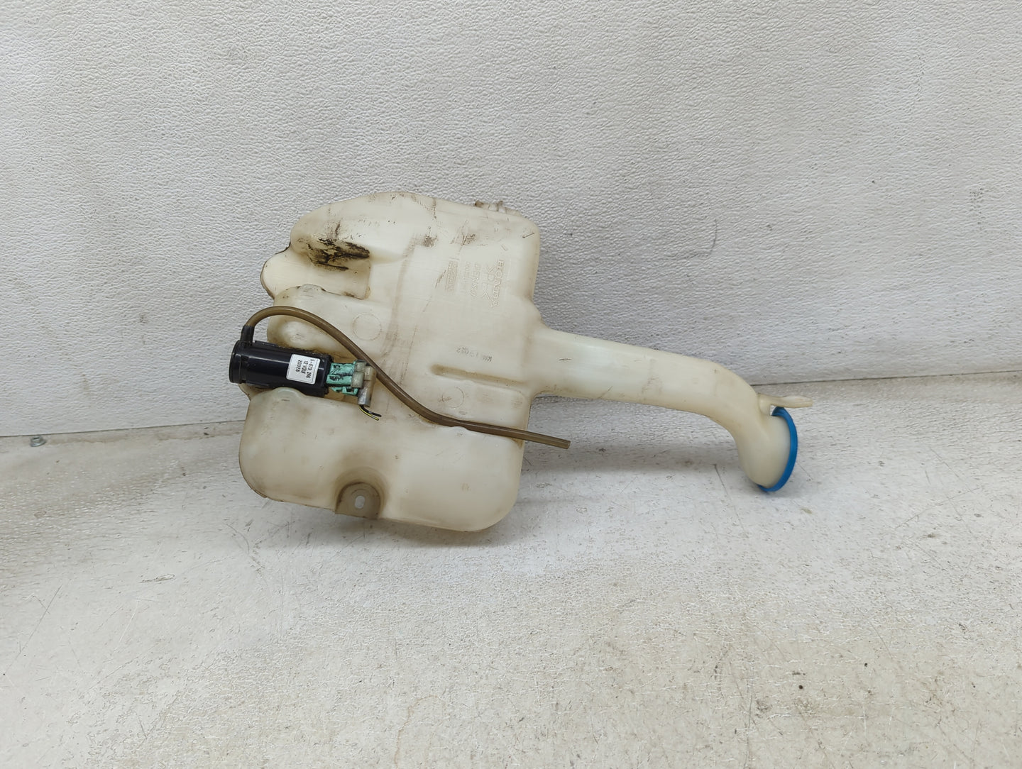 1998-2002 Honda Accord Windshield Washer Fluid Reservoir Bottle Oem 1473852 - Oemusedautoparts1.com