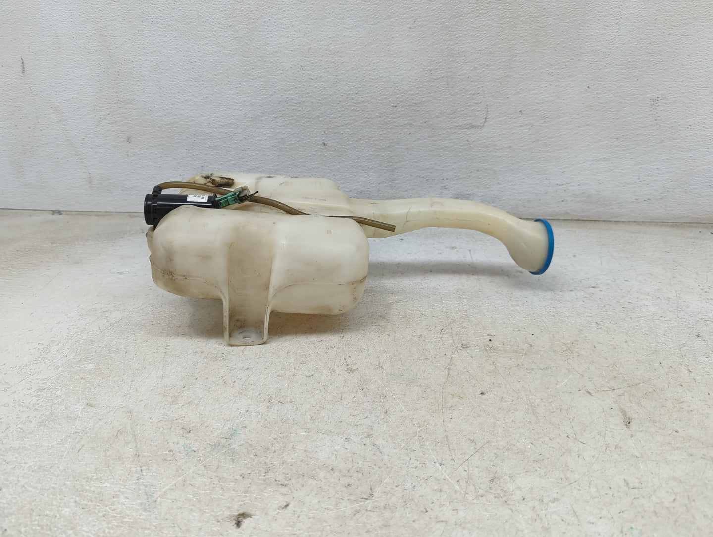 1998-2002 Honda Accord Windshield Washer Fluid Reservoir Bottle Oem 1473852 - Oemusedautoparts1.com