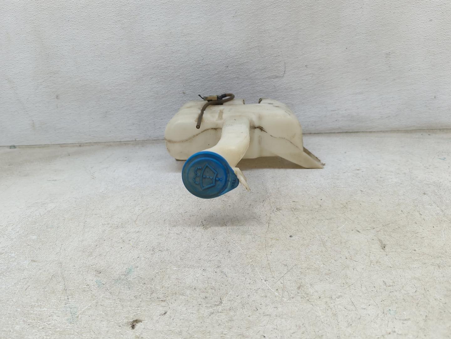 1998-2002 Honda Accord Windshield Washer Fluid Reservoir Bottle Oem 1473852 - Oemusedautoparts1.com
