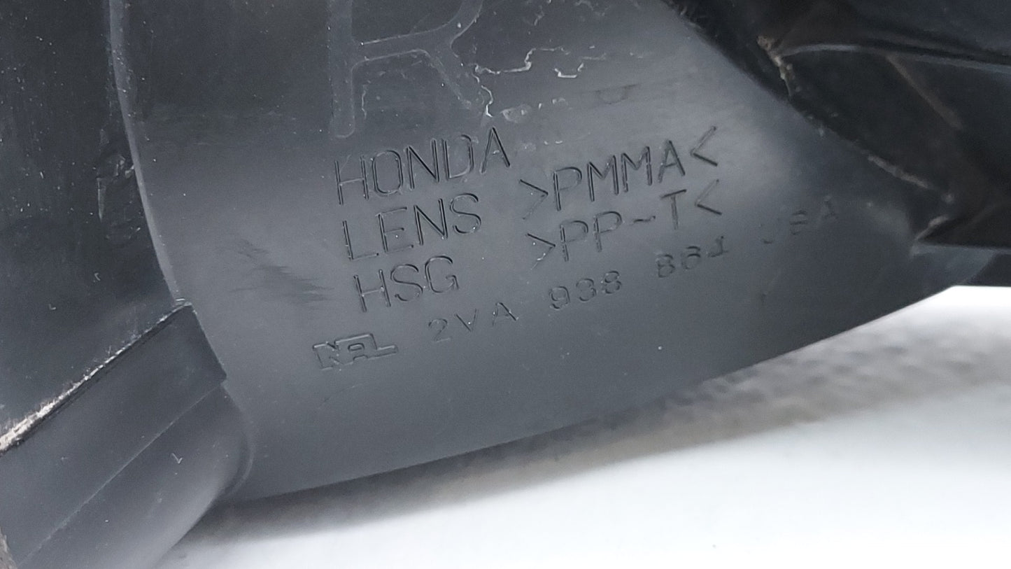 1998-2002 Honda Accord Tail Light Assembly Driver Left OEM Fits Fits 1998 1999 2000 2001 2002 OEM Used Auto Parts - Oemuseda