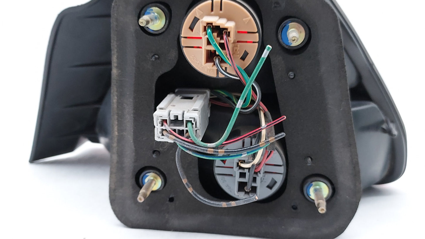 1998-2002 Honda Accord Tail Light Assembly Passenger Right OEM Fits Fits 1998 1999 2000 2001 2002 OEM Used Auto Parts - Oemu