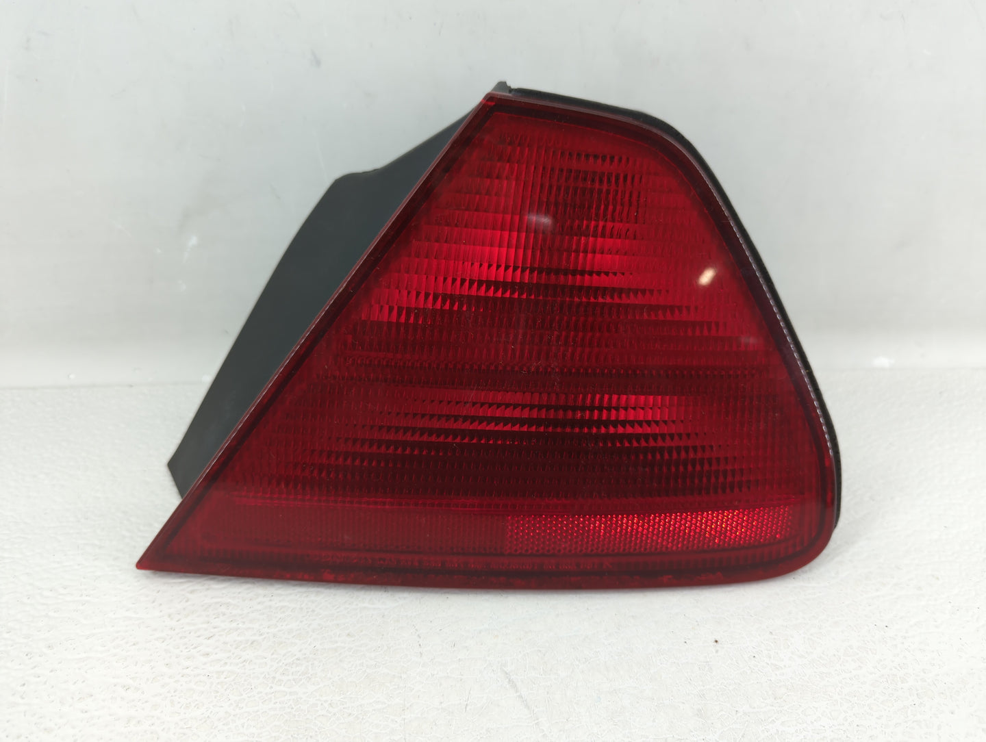 1998-2002 Honda Accord Tail Light Assembly Passenger Right OEM P/N:2VA 938 864 U Fits Fits 1998 1999 2000 2001 2002 OEM Used