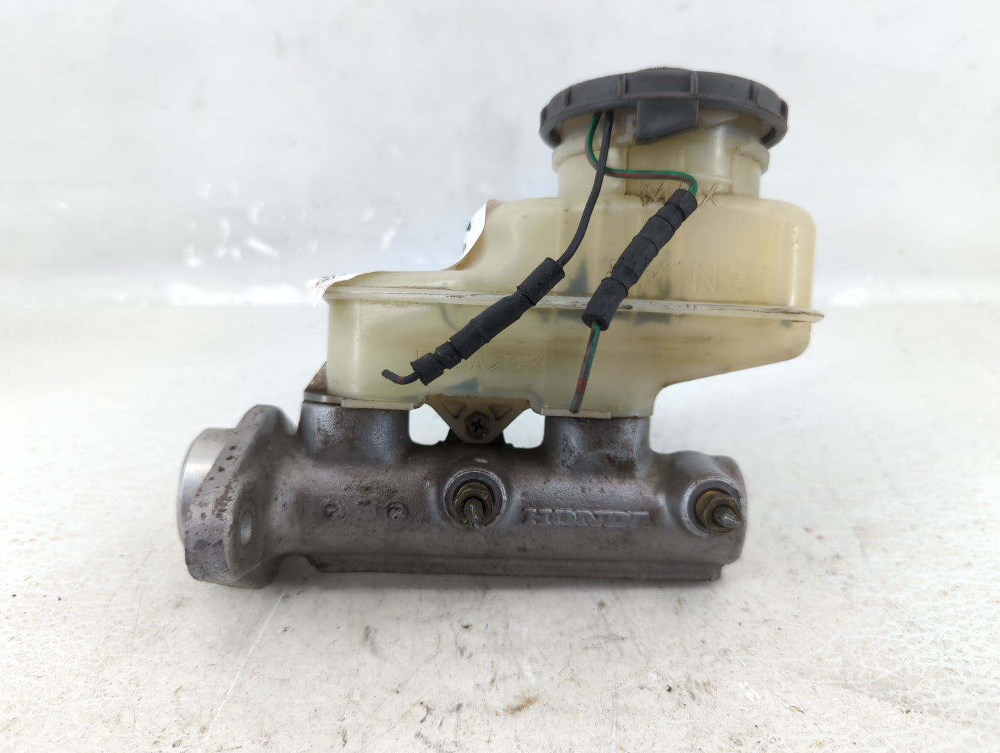 1998-2002 Honda Accord Brake Master Cylinder - Oemusedautoparts1.com