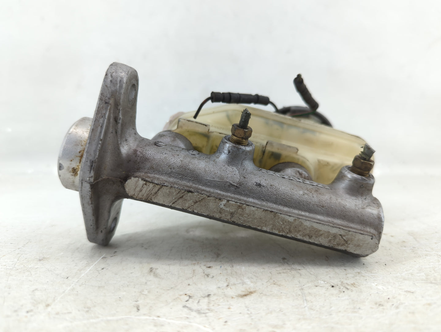 1998-2002 Honda Accord Brake Master Cylinder - Oemusedautoparts1.com