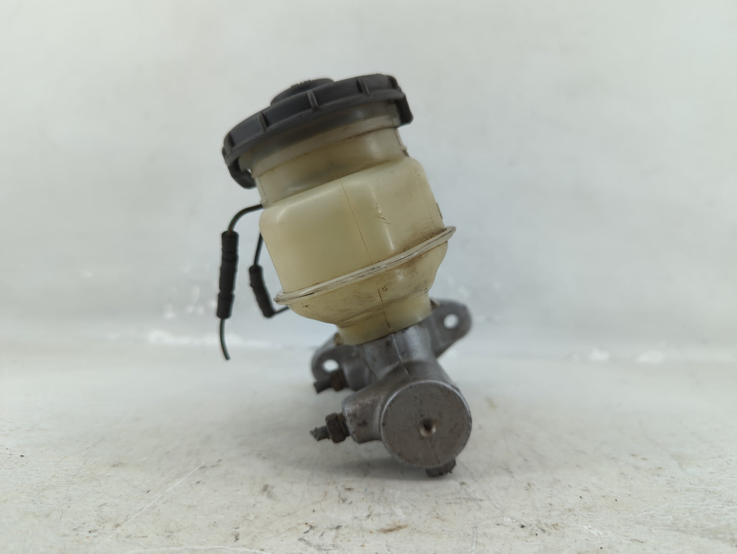 1998-2002 Honda Accord Brake Master Cylinder - Oemusedautoparts1.com