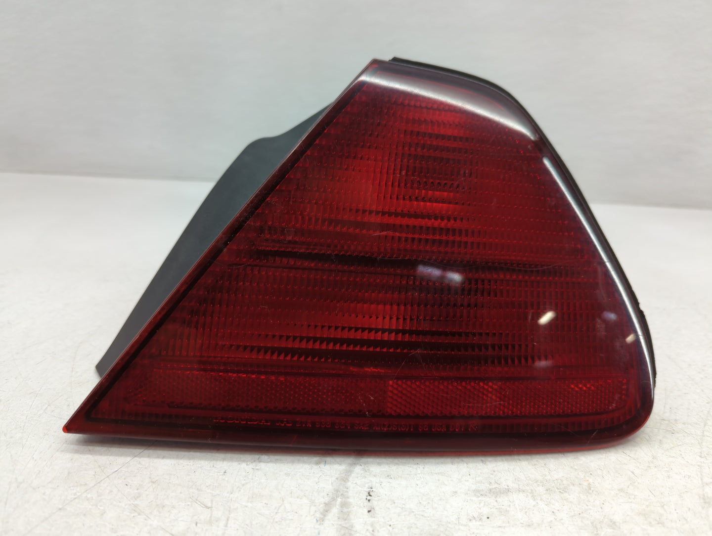 1998-2002 Honda Accord Tail Light Assembly Passenger Right OEM P/N:938 8S4 Fits Fits 1998 1999 2000 2001 2002 OEM Used Auto 