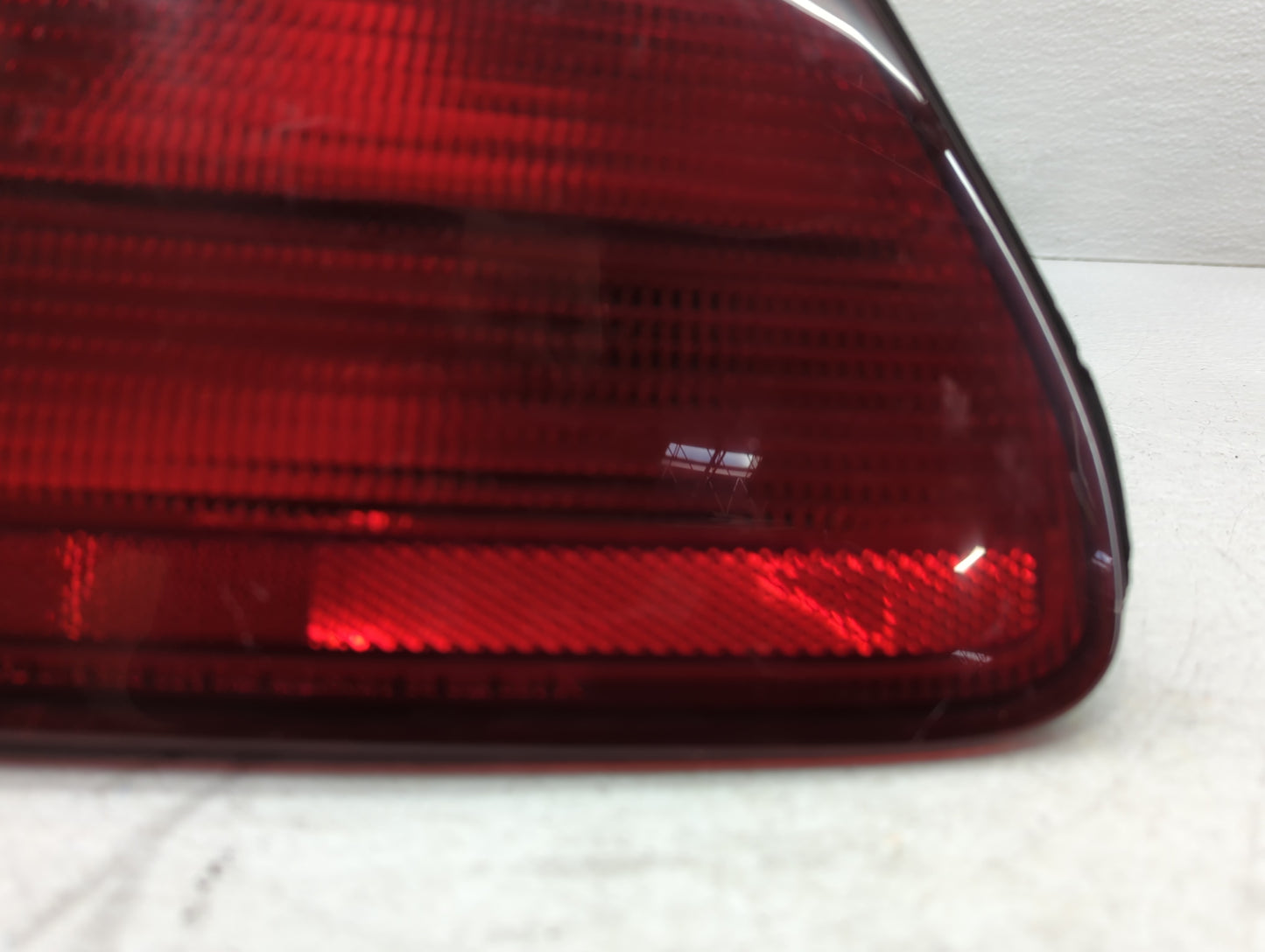 1998-2002 Honda Accord Tail Light Assembly Passenger Right OEM P/N:938 8S4 Fits Fits 1998 1999 2000 2001 2002 OEM Used Auto 