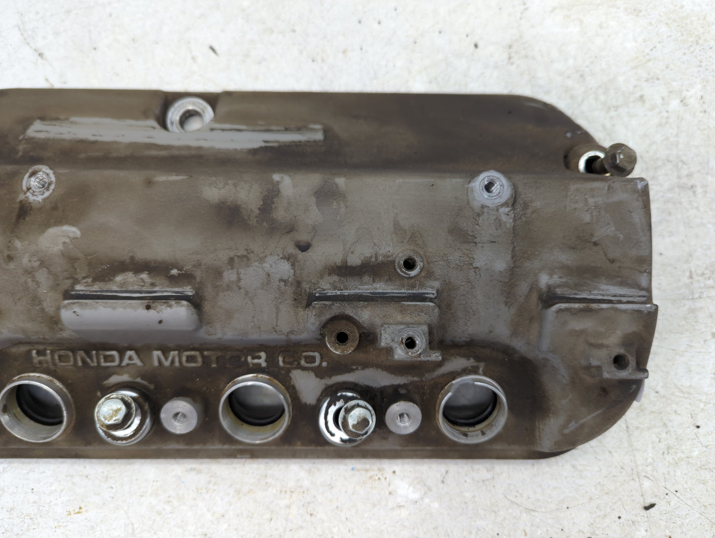 2002 Honda Accord Driver Left Cylinder Head Valve Cover Fits OEM Used Auto Parts - Oemusedautoparts1.com