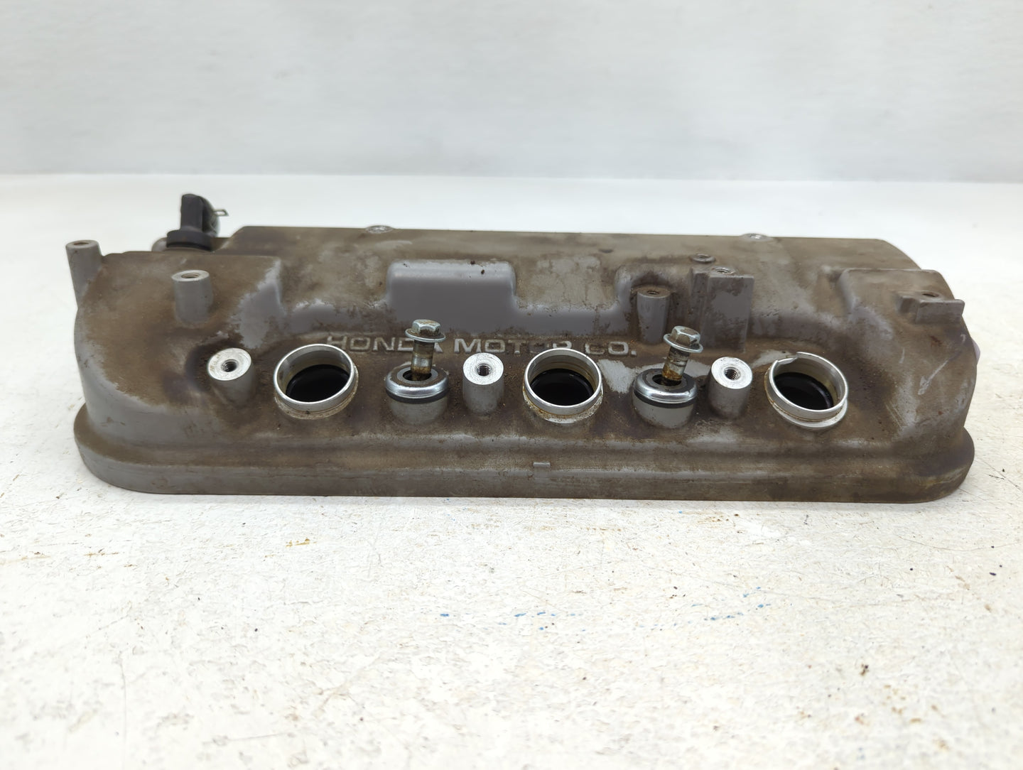 2002 Honda Accord Driver Left Cylinder Head Valve Cover Fits OEM Used Auto Parts - Oemusedautoparts1.com