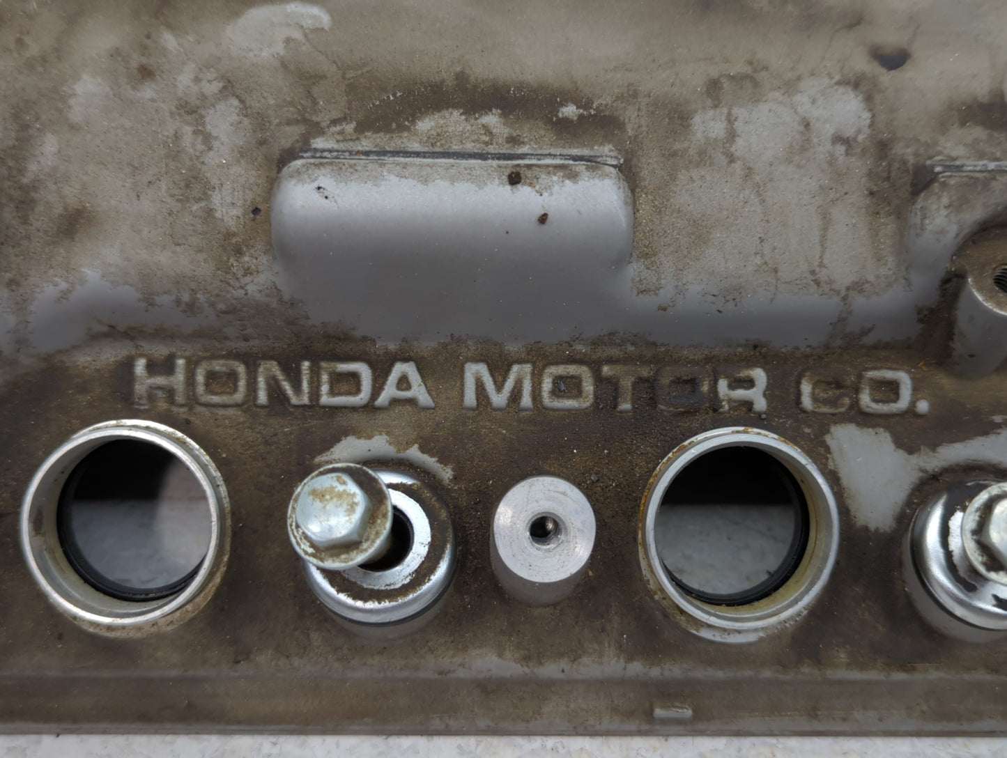 2002 Honda Accord Driver Left Cylinder Head Valve Cover Fits OEM Used Auto Parts - Oemusedautoparts1.com