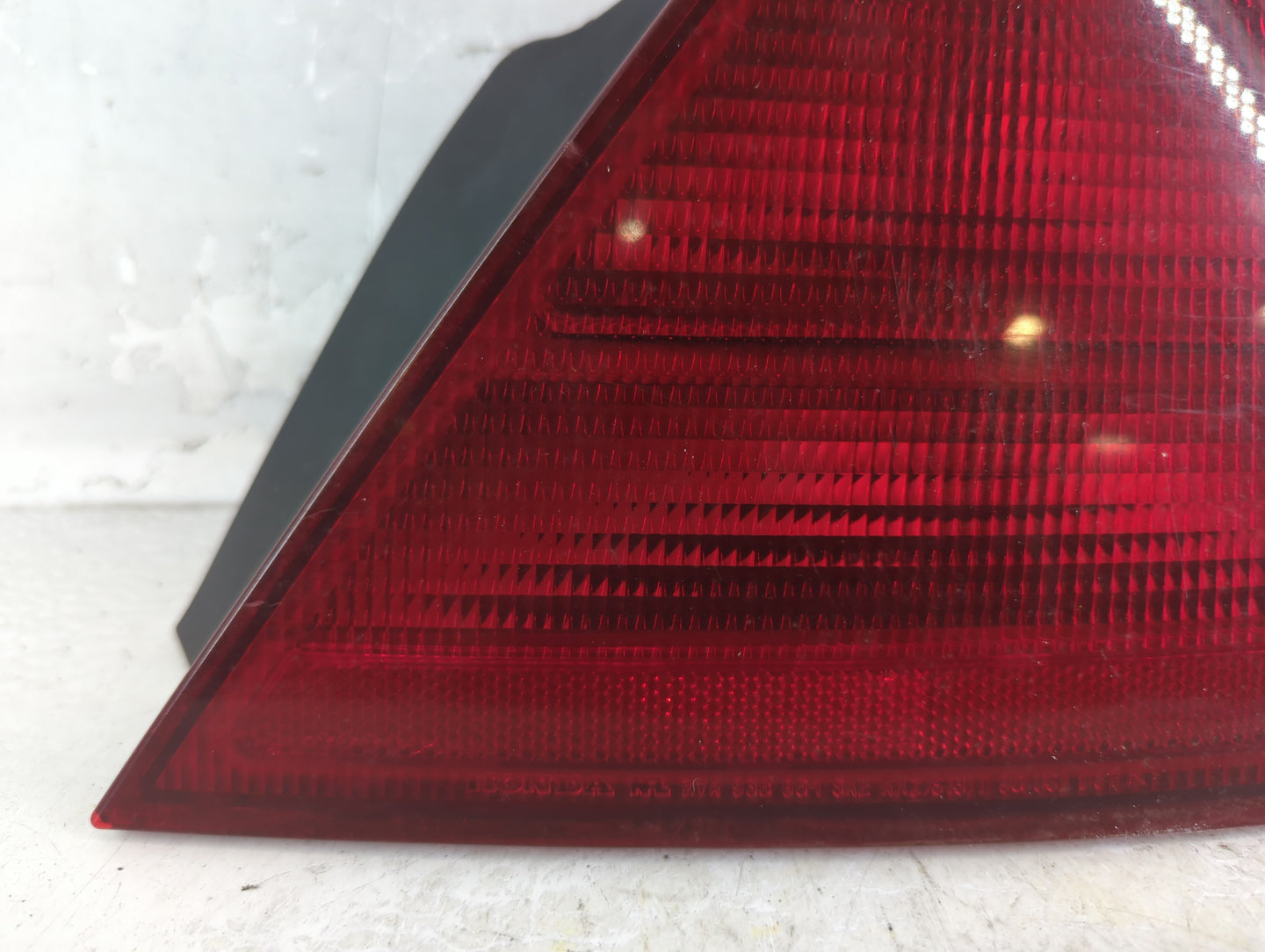 2001-2002 Honda Accord Tail Light Assembly Passenger Right OEM P/N:2VA 938 864 Fits Fits 2001 2002 OEM Used Auto Parts - Oem