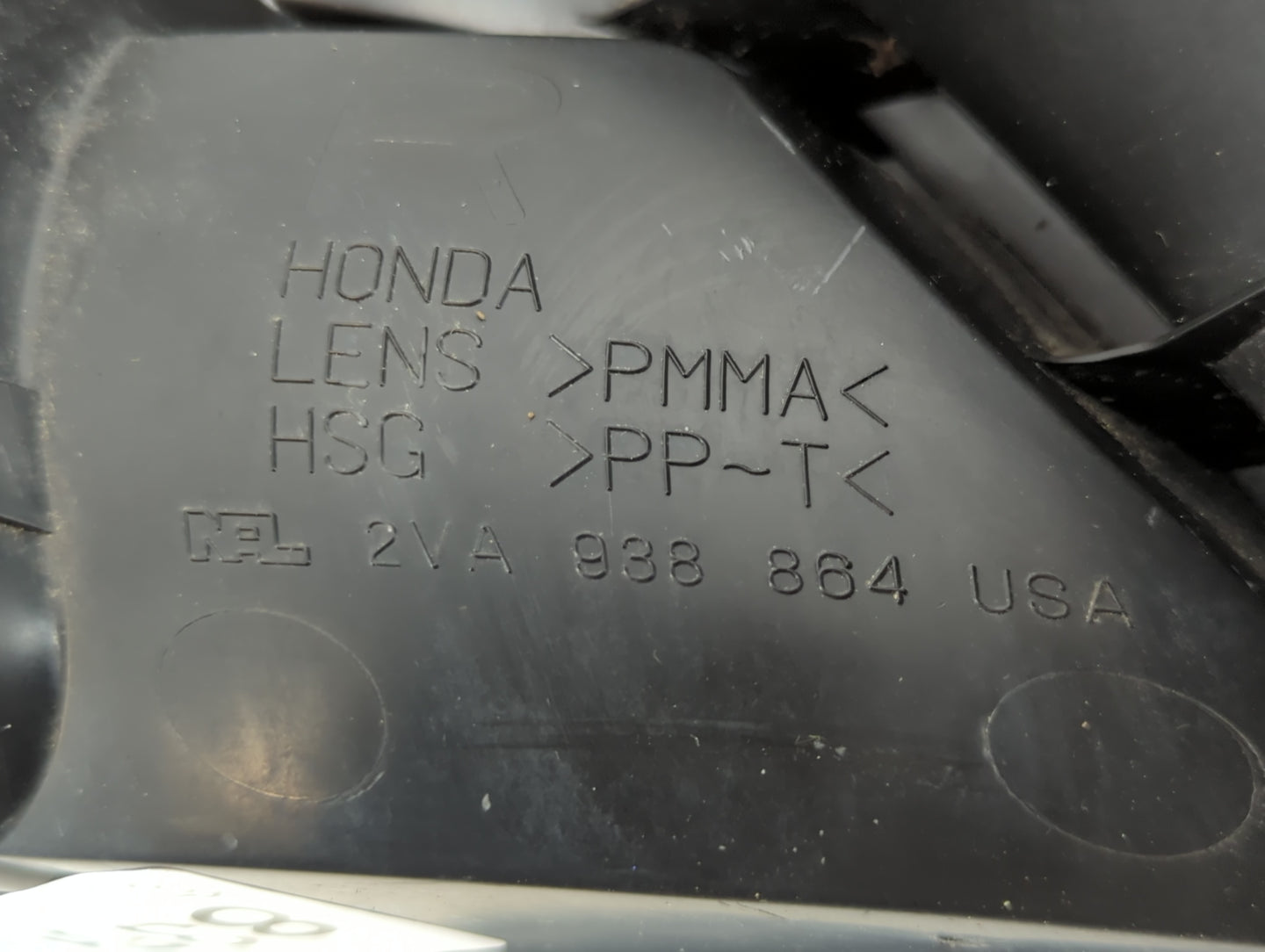 2001-2002 Honda Accord Tail Light Assembly Passenger Right OEM P/N:2VA 938 864 Fits Fits 2001 2002 OEM Used Auto Parts - Oem