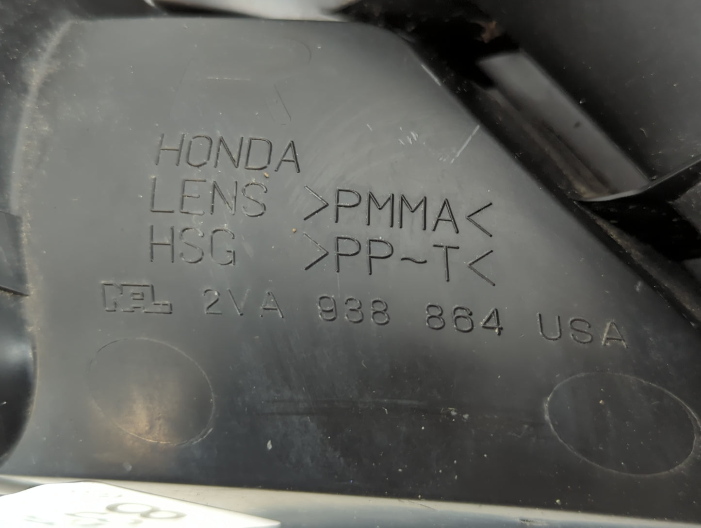 2001-2002 Honda Accord Tail Light Assembly Passenger Right OEM P/N:2VA 938 864 Fits Fits 2001 2002 OEM Used Auto Parts - Oem