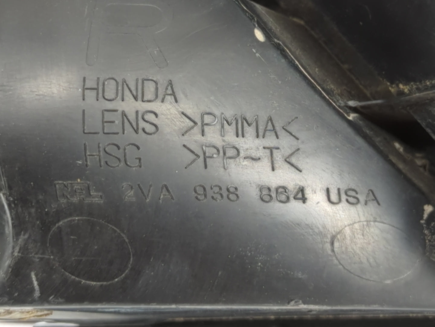 2002 Honda Accord Tail Light Assembly Passenger Right OEM P/N:2VA 938 864 Fits Fits 1998 1999 2000 2001 OEM Used Auto Parts 
